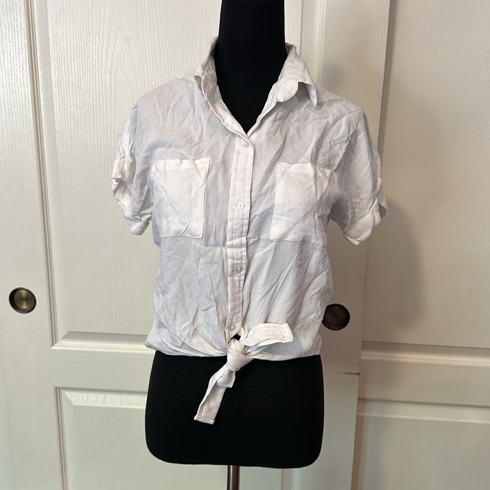 SIM & SAM BASIC WHITE BUTTON UP TIE FRONT COLLARED BLOUSE
